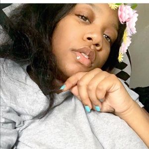 Meet your Posher, Denisha